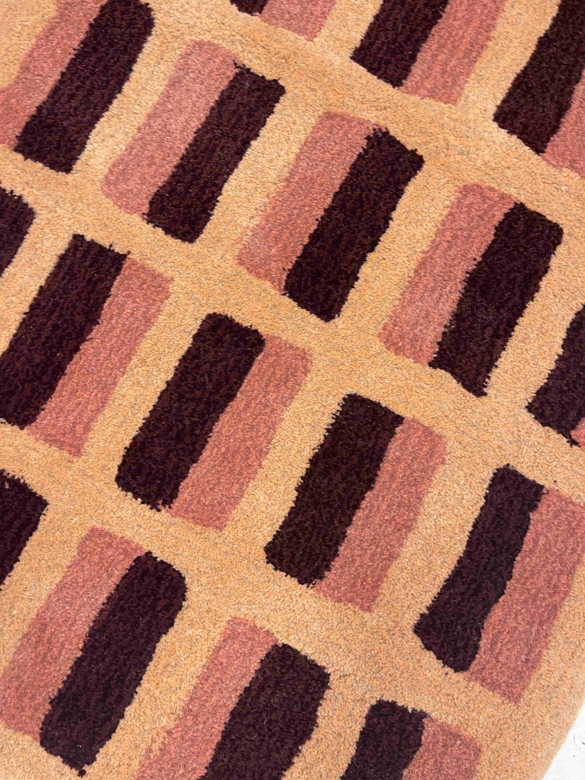'Hot Honey' Hand tufted peach, burgundy and pink tufted rug