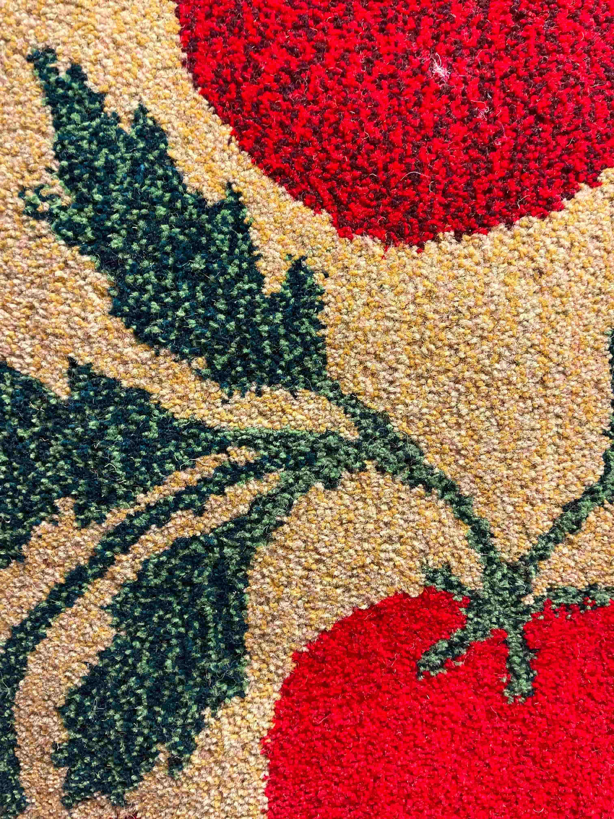'Tomato Salad' Hand tufted red, green and butter yellow tufted small runner rug
