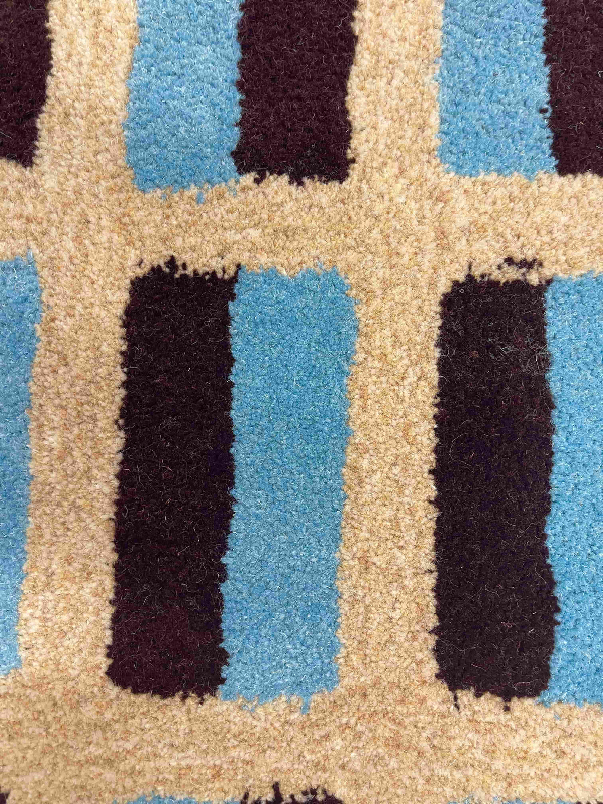 'Blueberry' Hand tufted blue and burgundy tufted small runner rug