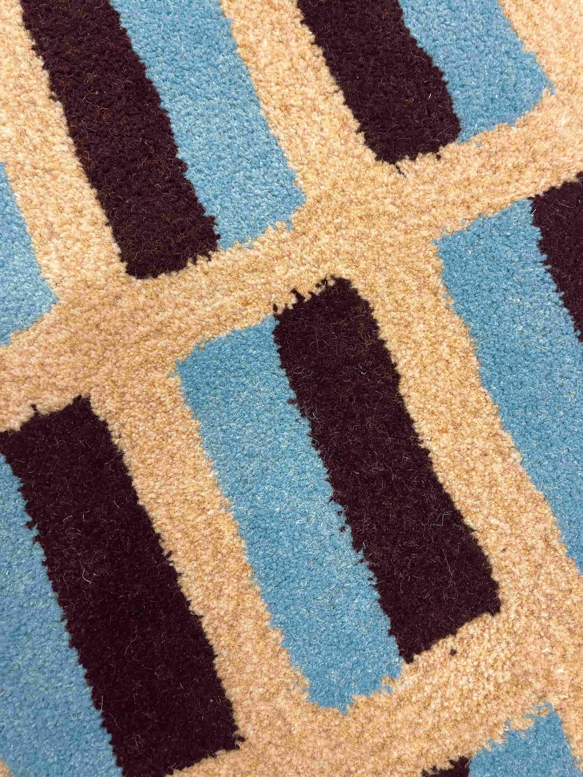 'Blueberry' Hand tufted blue and burgundy tufted small runner rug