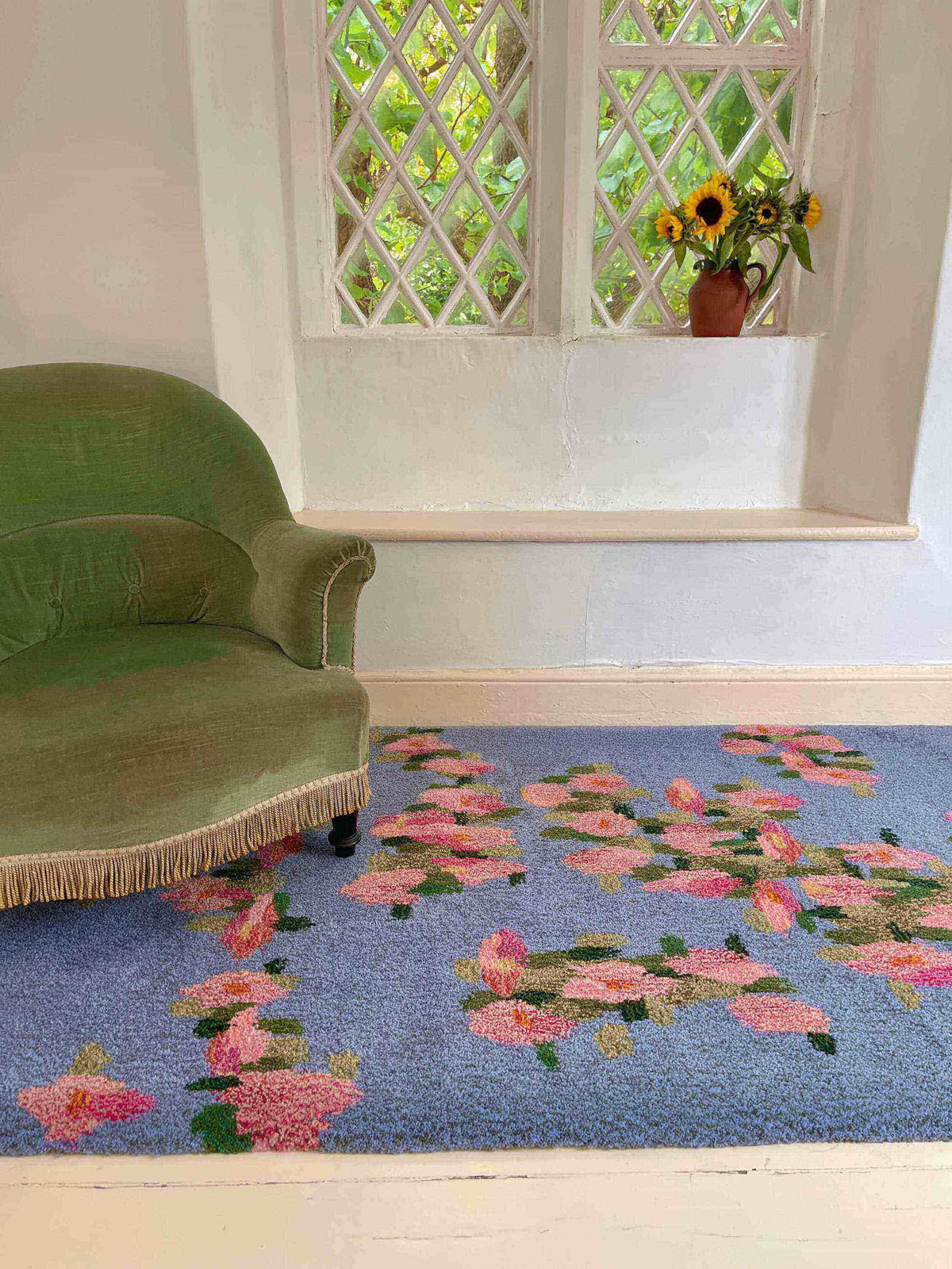 'Pomponella' Hand tufted floral lilac and pink large tufted rug